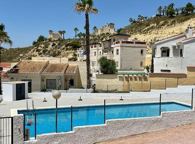 Tranquil Self Catering Golf Course Apartment *