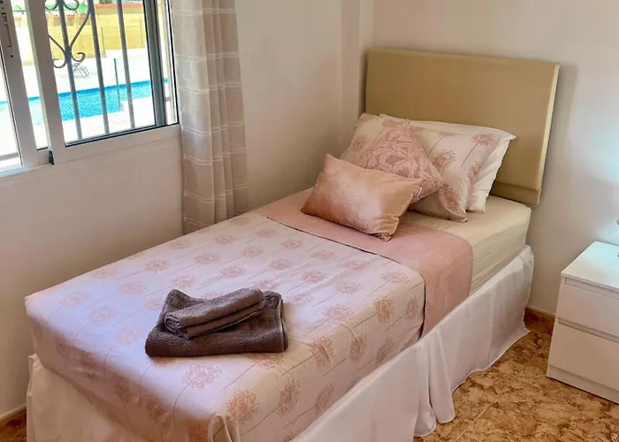 Tranquil Self Catering Golf Course Apartment Alicante